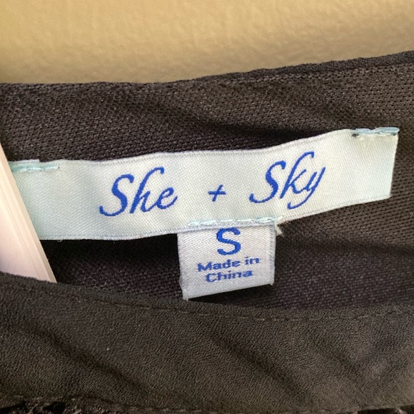 She & Sky Elegant Black Lace Sleeve Dress - Picture 2 of 9